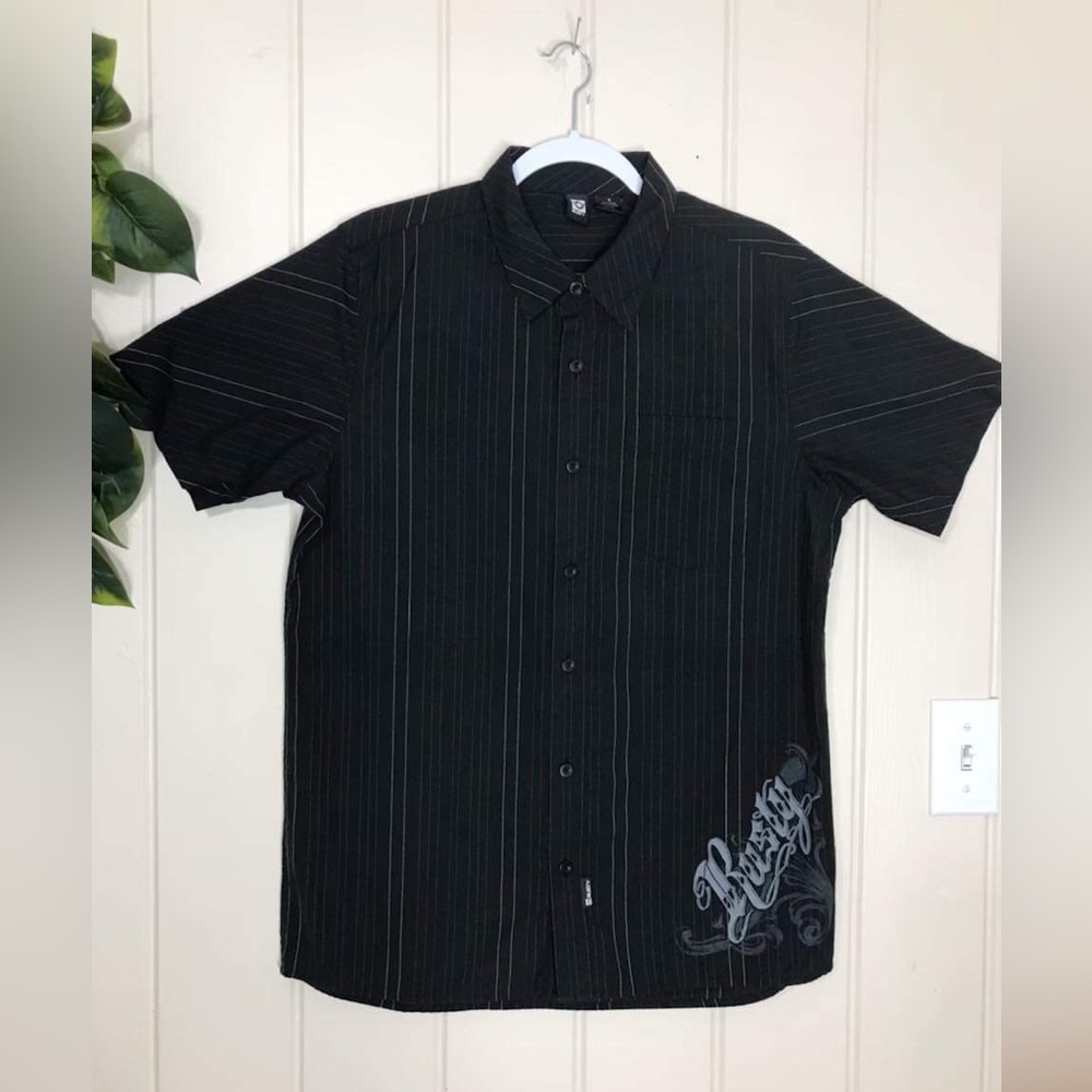 Rusty Button Down SS Black w/ Pinstripes Dress Shirt
Size Medium 38 - 40
